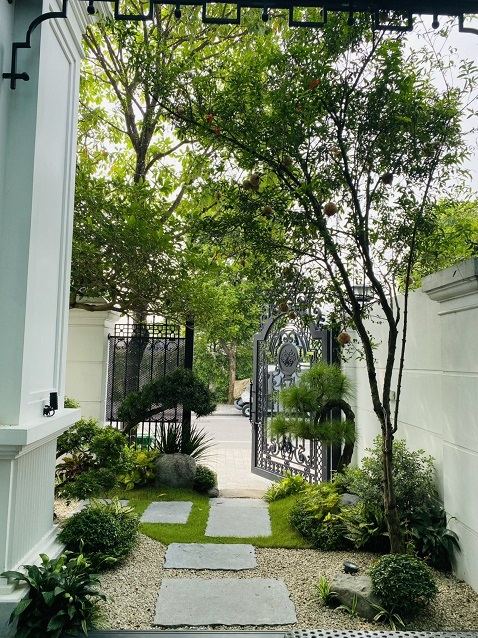 Sân vườn biệt thự Vinhomes Riverside